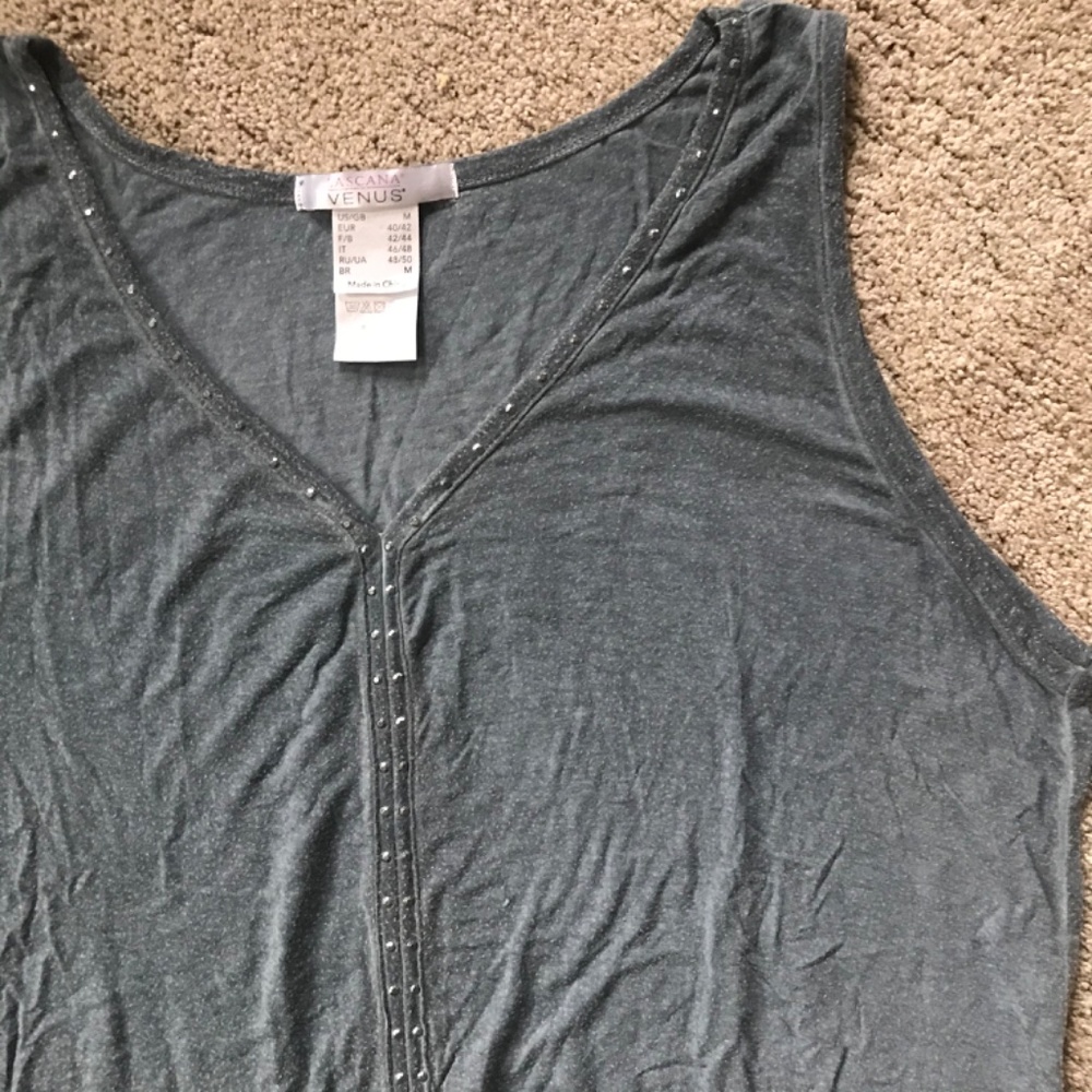 🌻5/$5!! Rhinestone Detail Tank - Picture 2 of 6